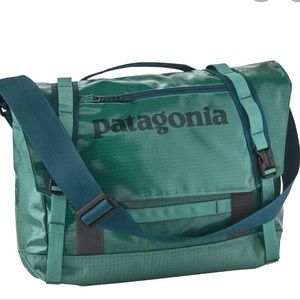 Patagonia Black Hole Mini Messenger Bag